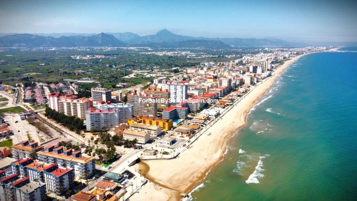 Image No.60-4 Bed Villa for sale