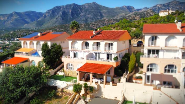 Image No.2-4 Bed Villa for sale