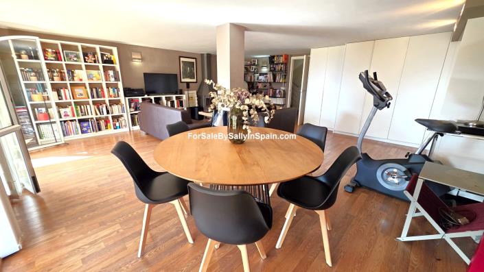 Image No.48-4 Bed Villa for sale