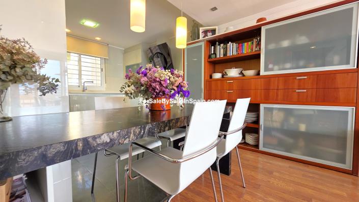 Image No.26-4 Bed Villa for sale