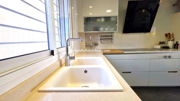 Image No.25-4 Bed Villa for sale