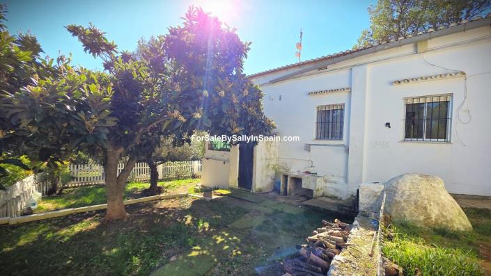 Image No.18-4 Bed Villa / Detached for sale