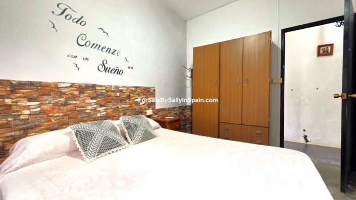 Image No.30-4 Bed Villa / Detached for sale