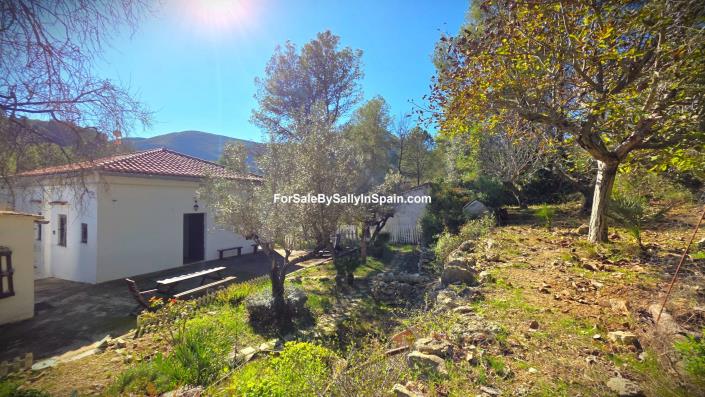 Image No.36-4 Bed Villa / Detached for sale