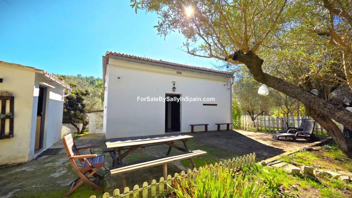 Image No.43-4 Bed Villa / Detached for sale