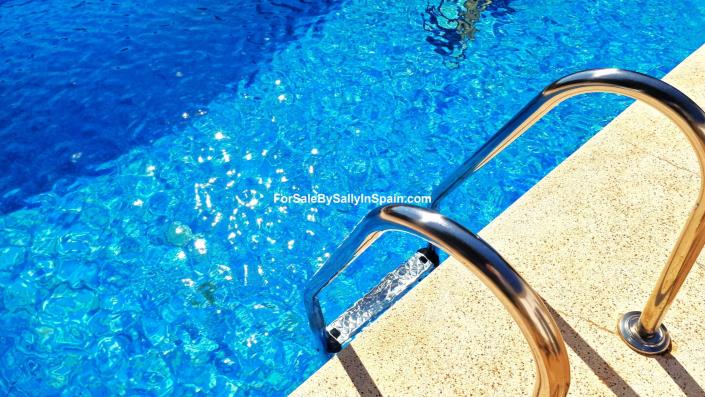 Image No.8-4 Bed Villa / Detached for sale