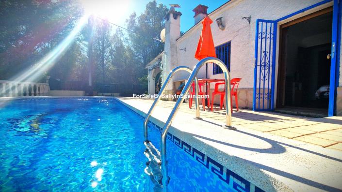 Image No.11-4 Bed Villa / Detached for sale