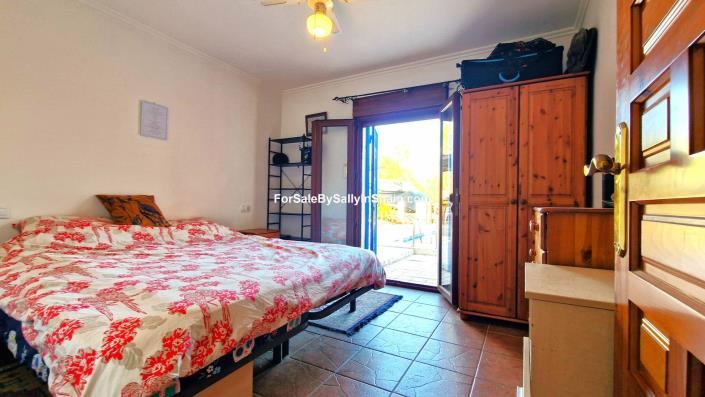Image No.31-4 Bed Villa / Detached for sale