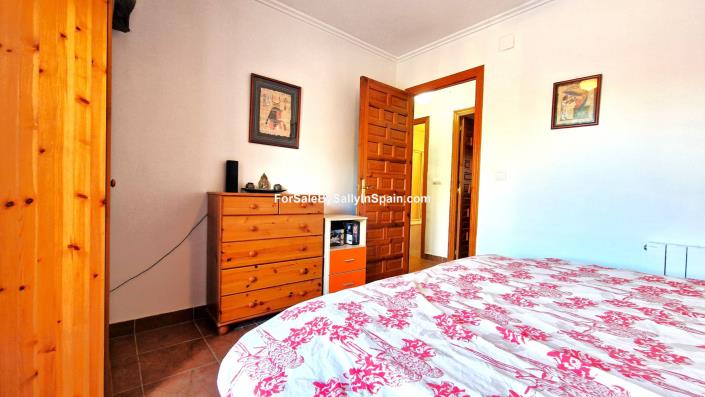 Image No.32-4 Bed Villa / Detached for sale