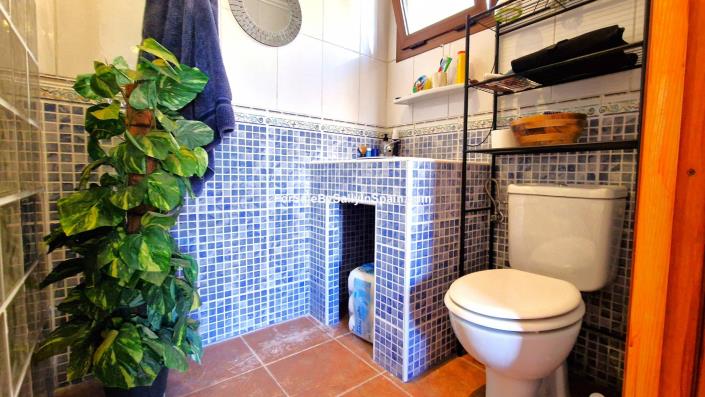 Image No.35-4 Bed Villa / Detached for sale