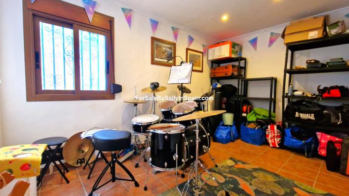 Image No.37-4 Bed Villa / Detached for sale