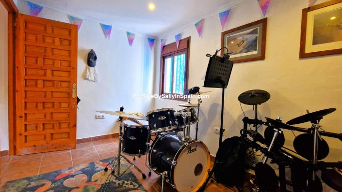 Image No.38-4 Bed Villa / Detached for sale