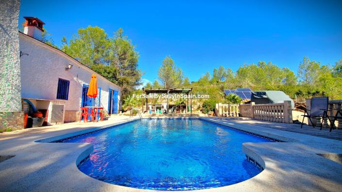 Image No.41-4 Bed Villa / Detached for sale