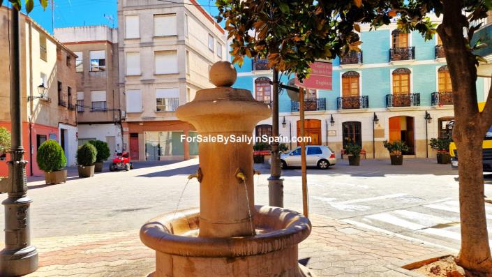 Image No.56-4 Bed Villa / Detached for sale