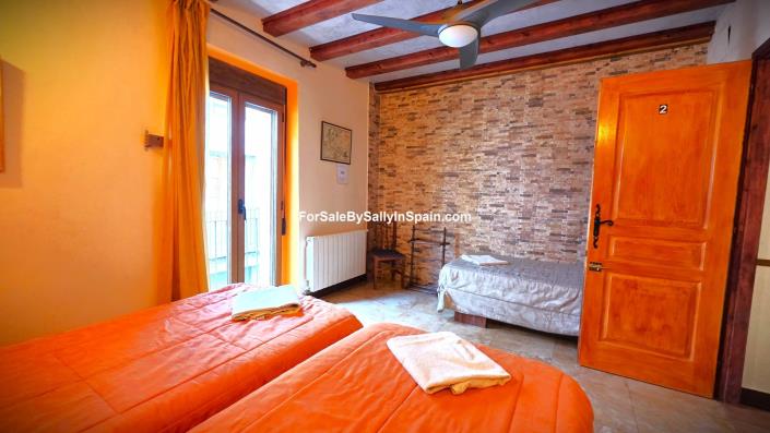 Image No.29-5 Bed Townhouse for sale