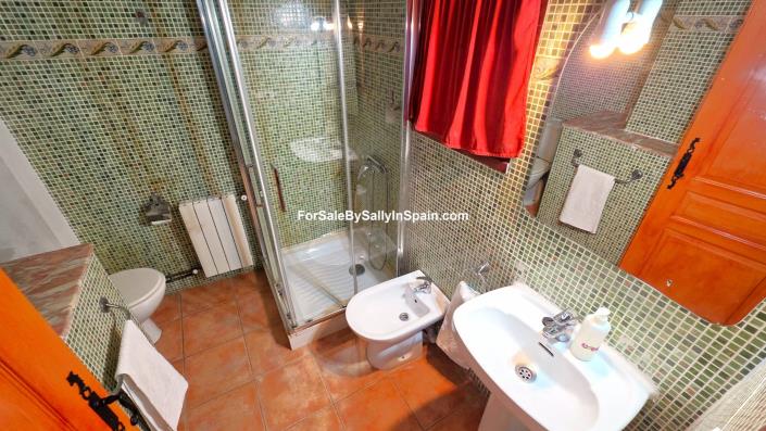 Image No.30-5 Bed Townhouse for sale