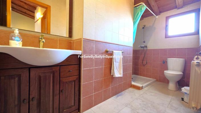 Image No.38-5 Bed Townhouse for sale