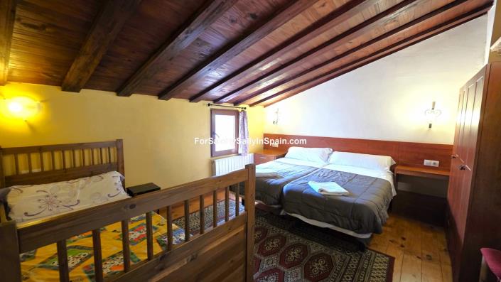 Image No.39-5 Bed Townhouse for sale