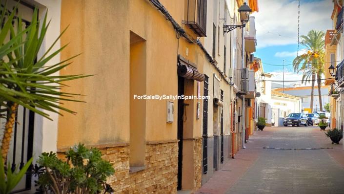 Image No.41-5 Bed Townhouse for sale