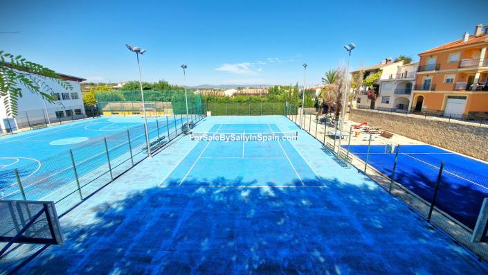 Image No.43-5 Bed Townhouse for sale