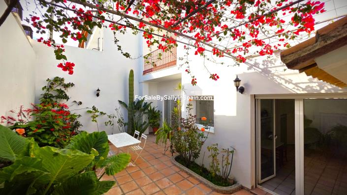 Image No.6-4 Bed Townhouse for sale