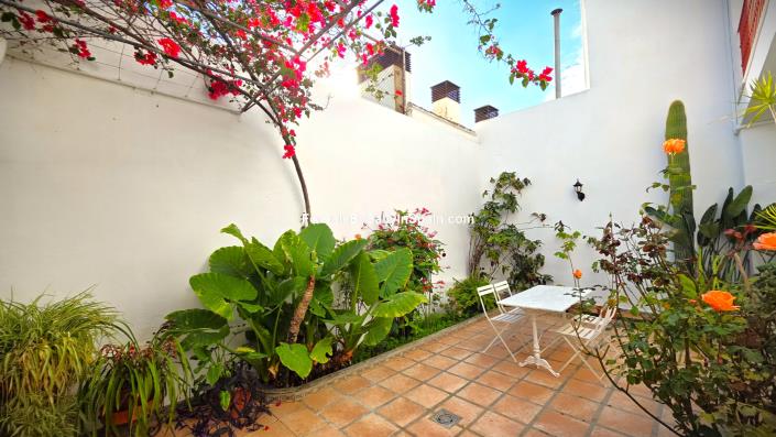 Image No.19-4 Bed Townhouse for sale