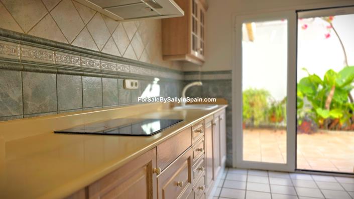 Image No.18-4 Bed Townhouse for sale