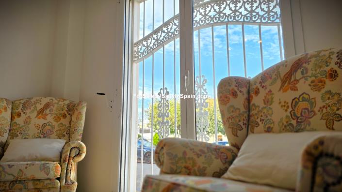 Image No.26-4 Bed Townhouse for sale