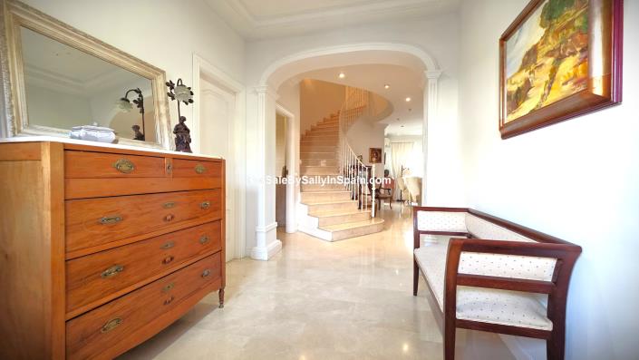 Image No.9-4 Bed Townhouse for sale