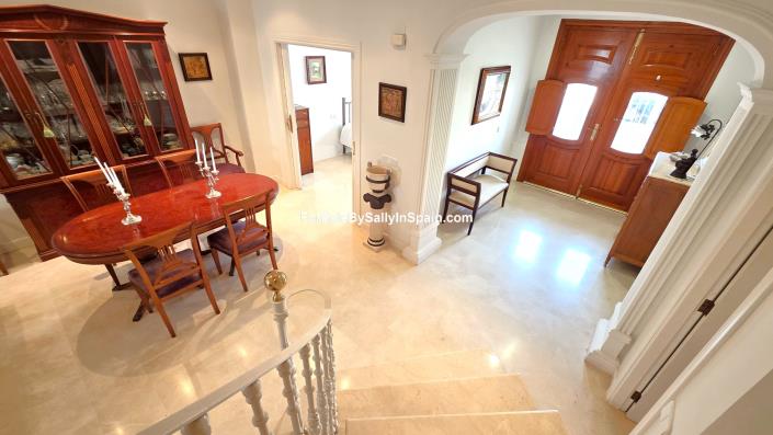 Image No.10-4 Bed Townhouse for sale