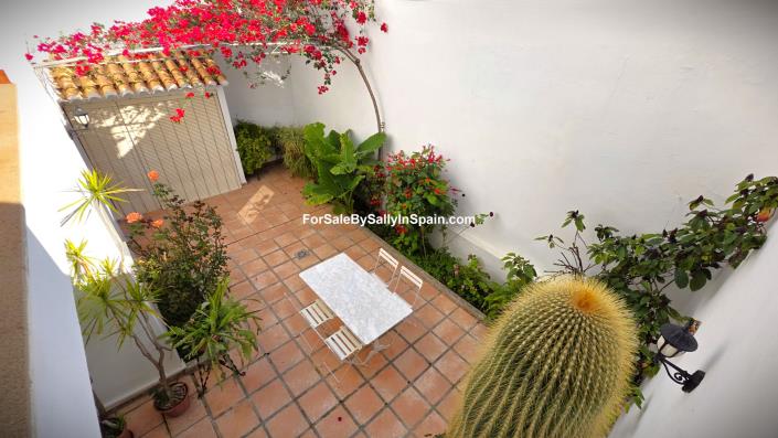 Image No.23-4 Bed Townhouse for sale