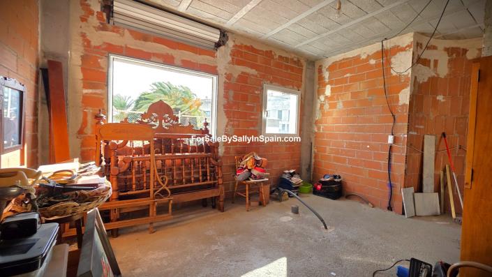 Image No.37-4 Bed Townhouse for sale