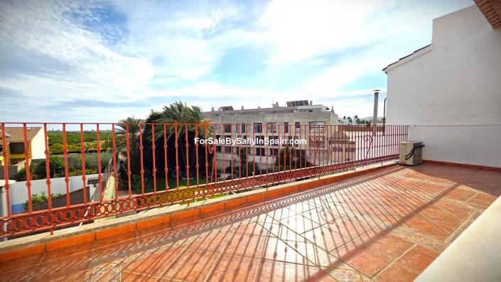 Image No.48-4 Bed Townhouse for sale