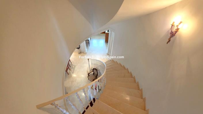 Image No.52-4 Bed Townhouse for sale