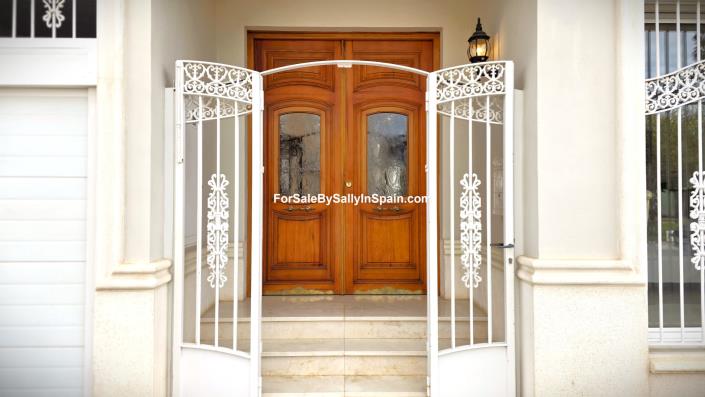 Image No.8-4 Bed Townhouse for sale