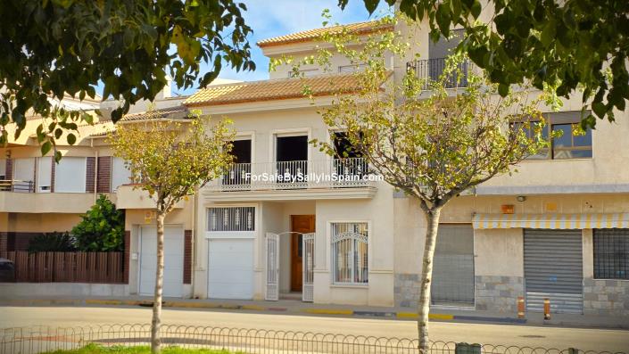 Image No.57-4 Bed Townhouse for sale