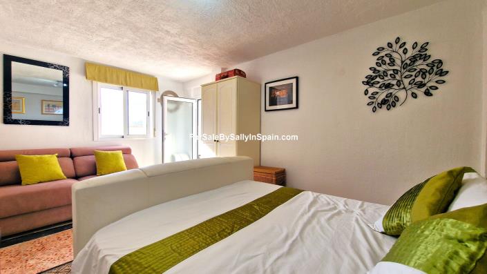 Image No.40-Villa de 4 chambres à vendre à Benigánim