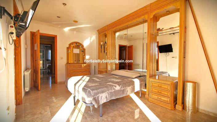 Image No.38-Villa de 4 chambres à vendre à Gandía