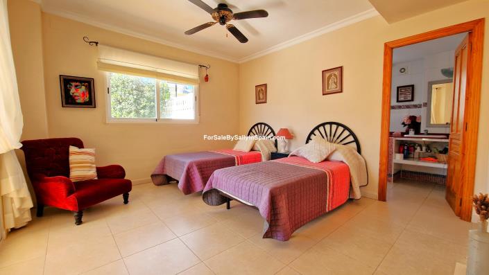 Image No.22-6 Bed Villa for sale