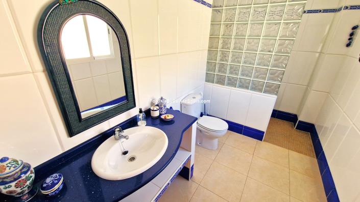 Image No.37-6 Bed Villa for sale