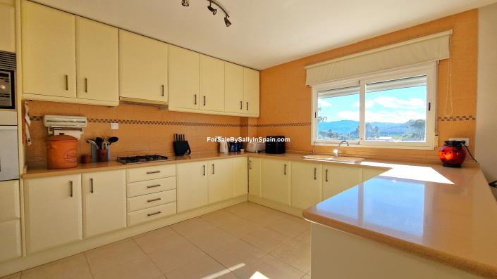 Image No.18-6 Bed Villa for sale