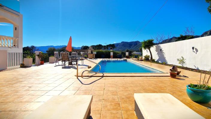 Image No.54-6 Bed Villa for sale