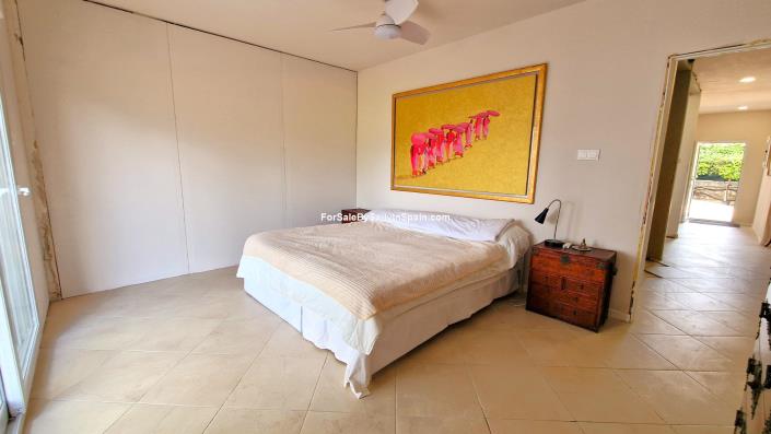 Image No.27-5 Bed Villa for sale