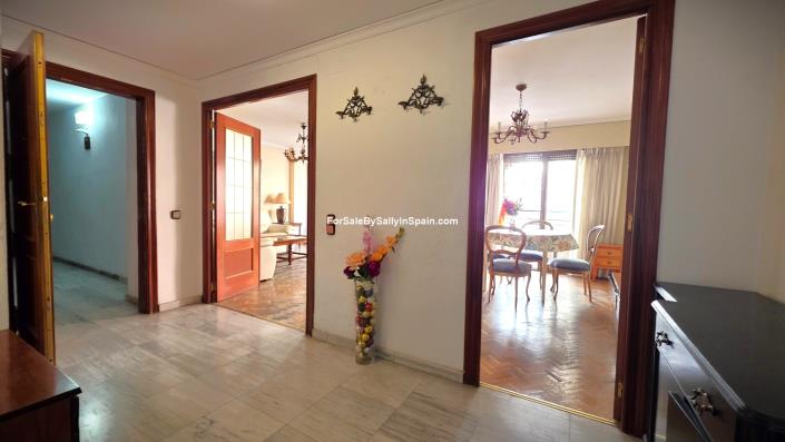 Image No.5-3 Bed Apartment for sale