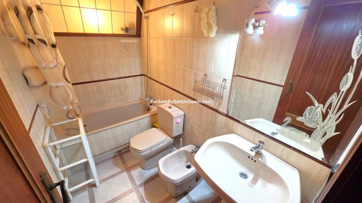 Image No.23-3 Bed Apartment for sale