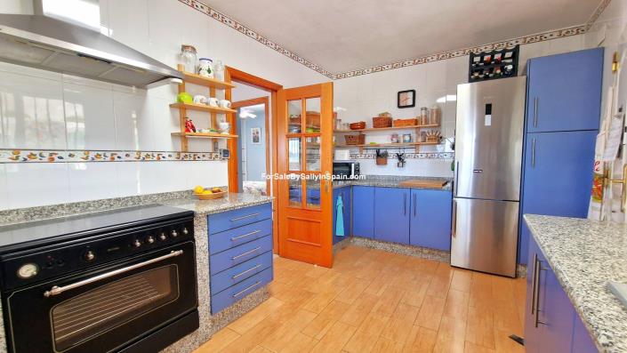 Image No.28-3 Bed Villa for sale
