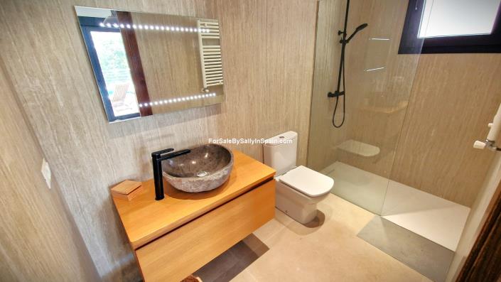 Image No.40-4 Bed Villa for sale