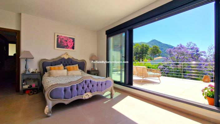 Image No.25-4 Bed Villa for sale