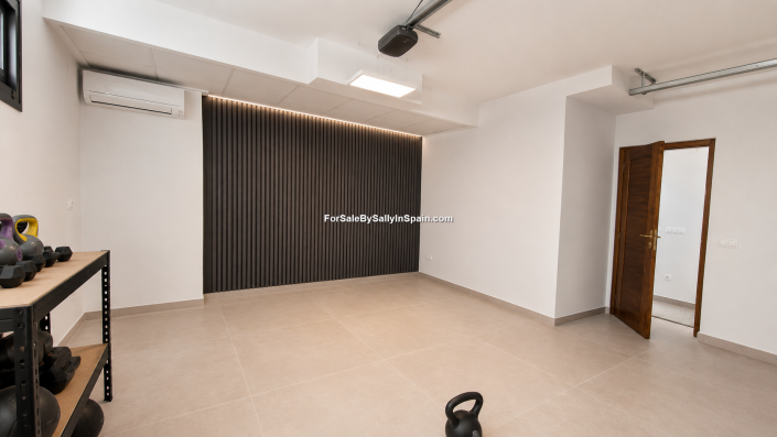 Image No.57-4 Bed Villa for sale
