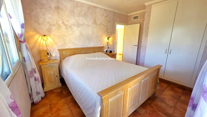 Image No.28-4 Bed Villa for sale